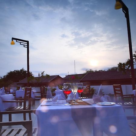 Zfreeti Hotel Nyaung-U Екстер'єр фото