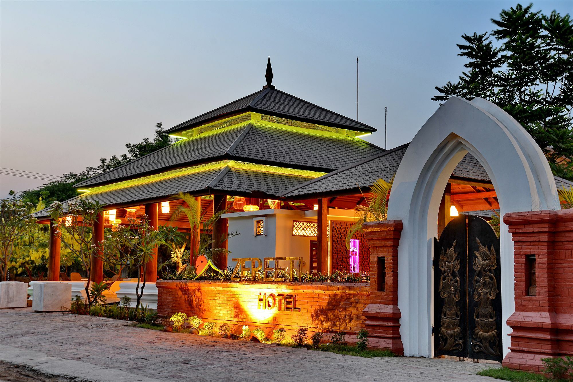 Zfreeti Hotel Nyaung-U Екстер'єр фото